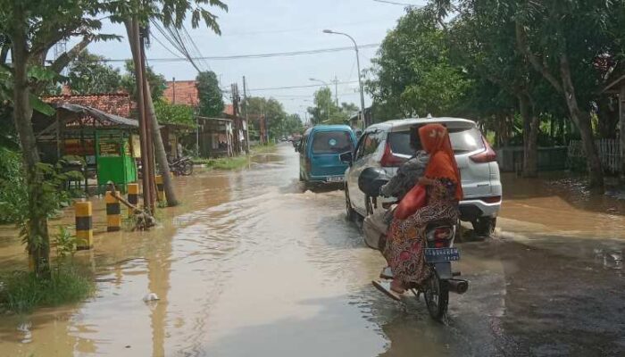 Sungai Kamoning Meluap, 3 Desa di Sampang Terendam