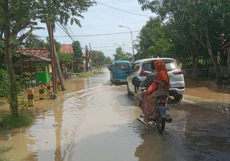Sungai Kamoning Meluap, 3 Desa di Sampang Terendam