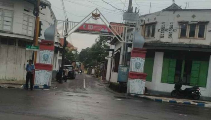 Banjir di Sampang Berangsur Surut, Akses Jalan Kembali Normal