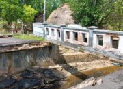 Warga Siap Patungan Jembatan Ambruk Giligenting Tak Kunjung Dibangun