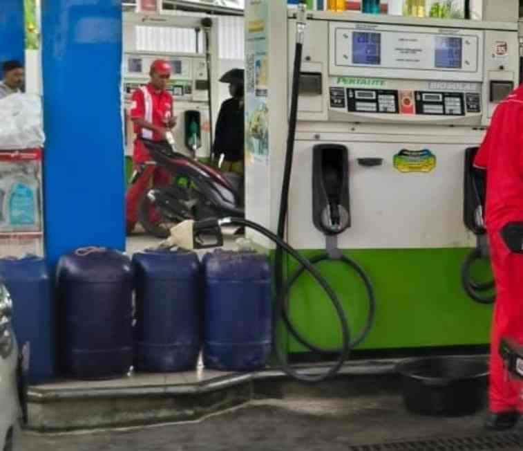 Penjarahan Solar Subsidi di SPBU 54.694.13 Ganding Terbuka Lebar oleh Mafia BBM