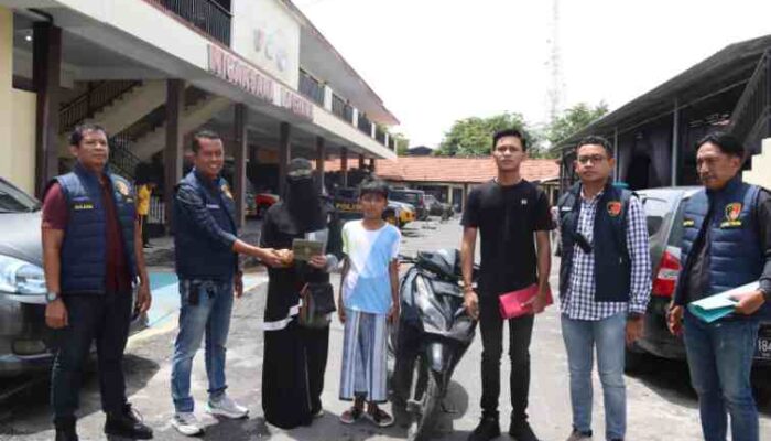 Polres Sampang Kembalikan Motor Curian ke Pemilik, Jumat Berkah bagi Warga