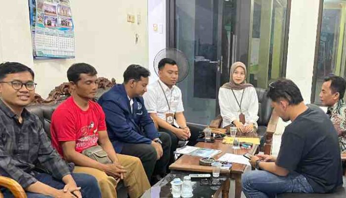 Tim Penasihat Hukum anak P Silaturahmi dengan Pemdes Plosogeneng