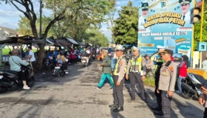 Hari Amal Bakti Ke-80, Kemenag Lumajang Ditandai Jalan Sehat dengan Pengamanan Polisi