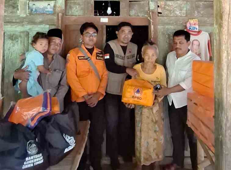 BPBD Sampang Salurkan Bantuan Logistik untuk Warga Tidak Mampu di Desa Nyeloh