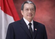 Birokrat Sunyi di Tengah Riuh Ambisi