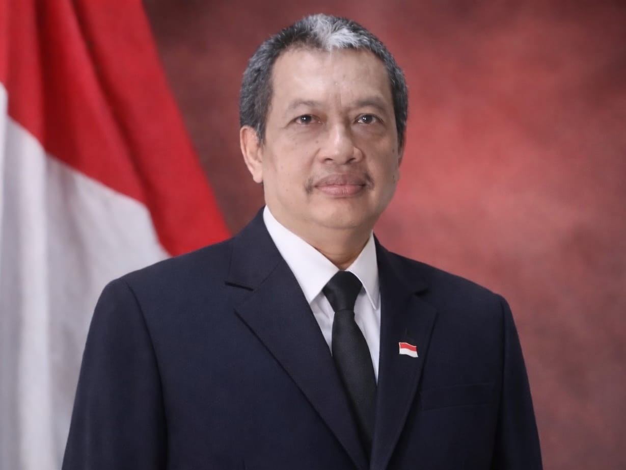 Birokrat Sunyi di Tengah Riuh Ambisi