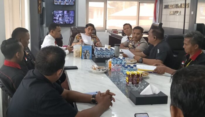 Audiensi di Polresta Banyuwangi Memanas, Ketua IWB Pertanyakan Dugaan 52 Kegiatan Normalisasi Fiktif