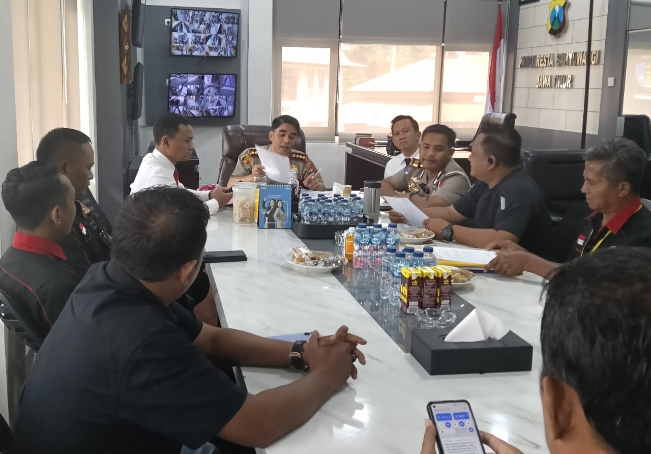 Audiensi di Polresta Banyuwangi Memanas, Ketua IWB Pertanyakan Dugaan 52 Kegiatan Normalisasi Fiktif