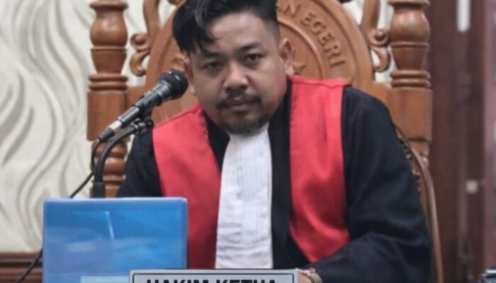 Hakim Muda Berprestasi Itu Bernama Dr Jetha