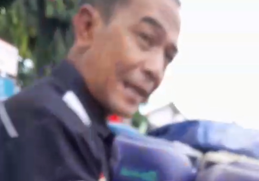 Tak Bisa Tunjukkan Rekom, Pengawas SPBU 54.694.06 Bluto Diduga Halangi Tugas Jurnalis