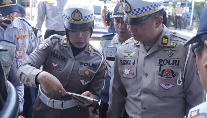 Fokus Tekan Risiko Kecelakaan, Ditlantas Polda Jatim Sidak Armada Bus di Sampang