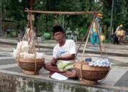 Penjual Kacang Tersingkir di Pasar Minggu Sumenep