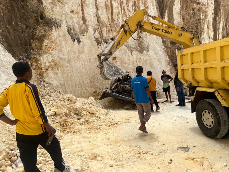 Pick Up Terjun ke Jurang Tambang Ilegal, Nyawa Warga Pragaan Melayang