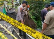 Jalan Utama Tempursari Lumajang Longsor