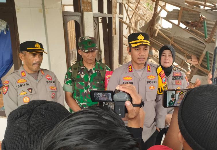 Rumah Petani di Batuputih Meledak Diduga, Dua Warga Luka-Luka