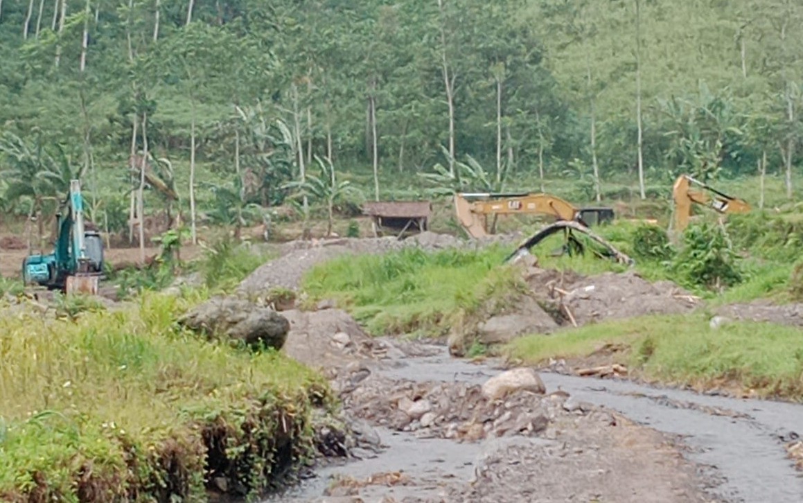 Tambang Pasir Diduga Ilegal Disebut Sedot Solar Subsudi dan Rusak Infrastruktur Jalan