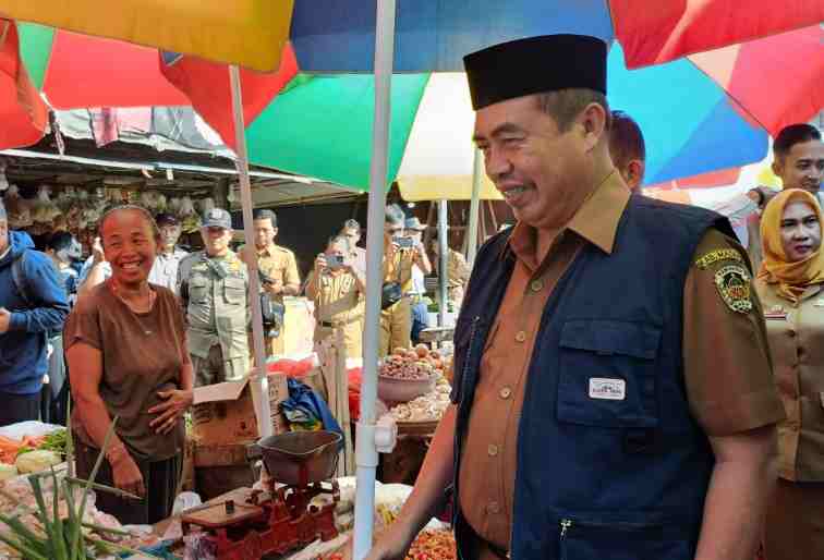 Bupati Madiun Tinjau Pasar Sayur Caruban, Pastikan Stabilitas Harga Jelang Idul Fitri