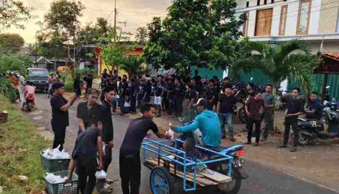 Aksi Nyata di Jalanan, Black Cobra Tebar Kebaikan di Arjasa