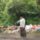 Bau Sampah Menyengat: Warga Desak Camat Arjasa Turun Tangan