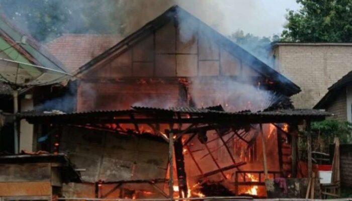 Ibu 42 Tahun Luka Bakar Serius Diduga Tersambar Uap Bensin