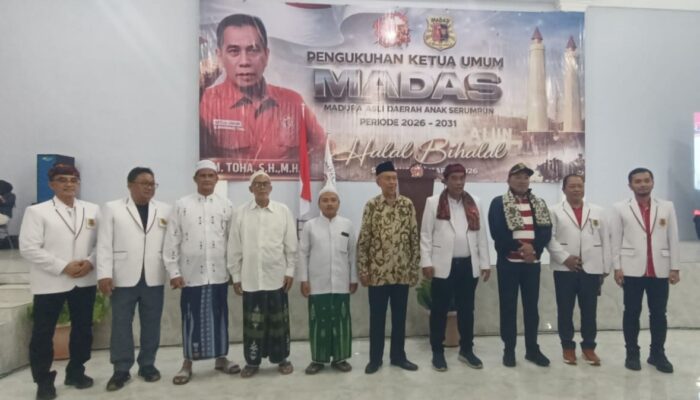 Dikukuhkan di Kampung Halaman, H. Toha Ingin Madas Kembali ke Akar