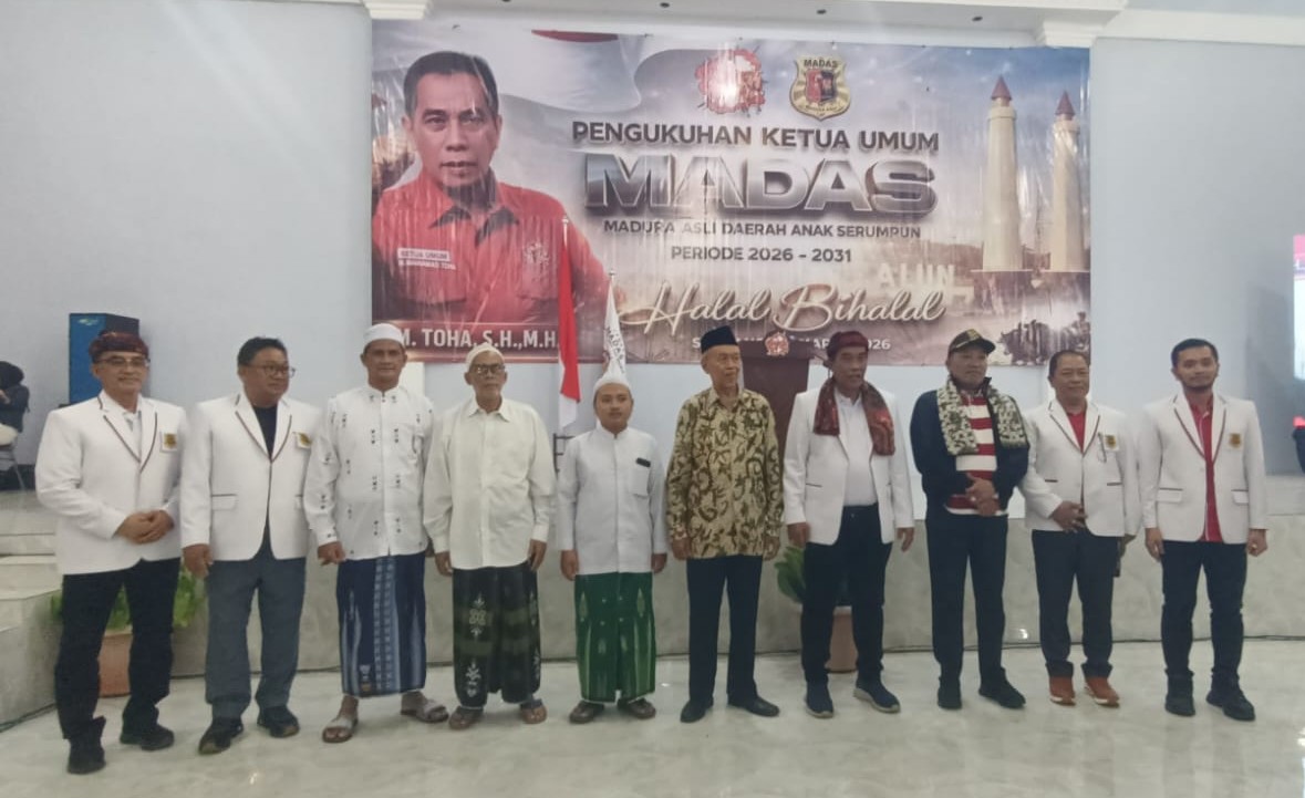 Dikukuhkan di Kampung Halaman, H. Toha Ingin Madas Kembali ke Akar