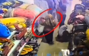 Terekam CCTV, Pencuri Gasak Baju dan Handphone di Toko Jaya Samudra Sumenep