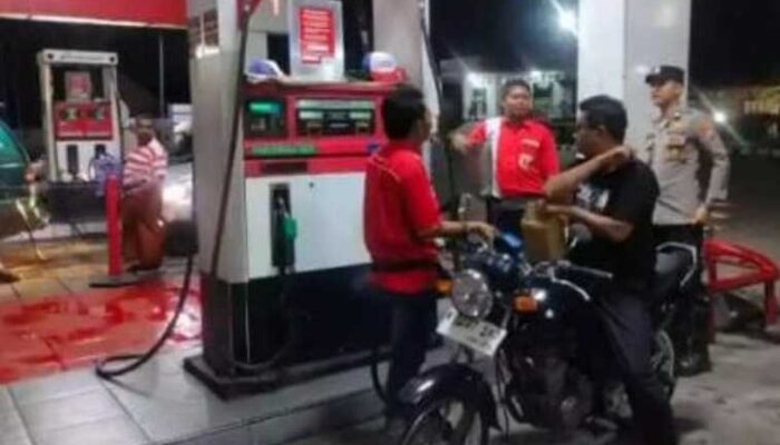 Antisipasi Kelangkaan BBM dan Antrean Panjang, Polsek Tempeh Sidak SPBU Lumajang