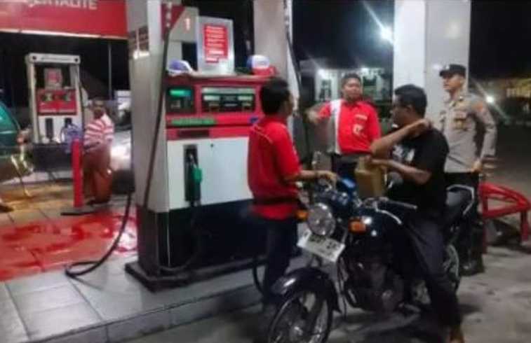 Antisipasi Kelangkaan BBM dan Antrean Panjang, Polsek Tempeh Sidak SPBU Lumajang