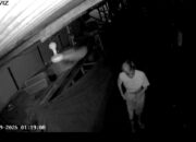 Pemuda Diduga Obok-obok Kios “Bakso Mami”, Aksi Terekam CCTV, Pemilik Pilih Tidak Melapor