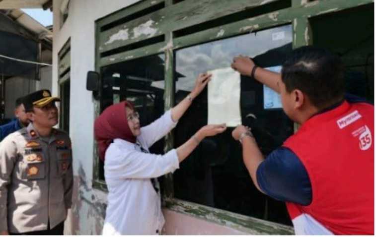Bupati Lumajang Tutup Pangkalan LPG 3 Kilogram di Desa Jarit