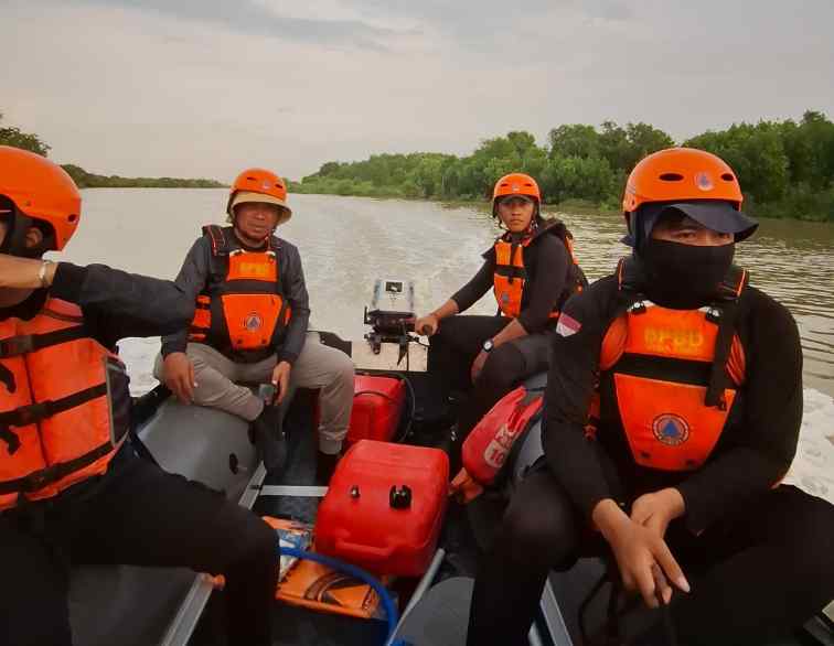 Nelayan Pulau Mandangin Jatuh dari Kapal, Tim SAR Gabungan Lakukan Pencarian