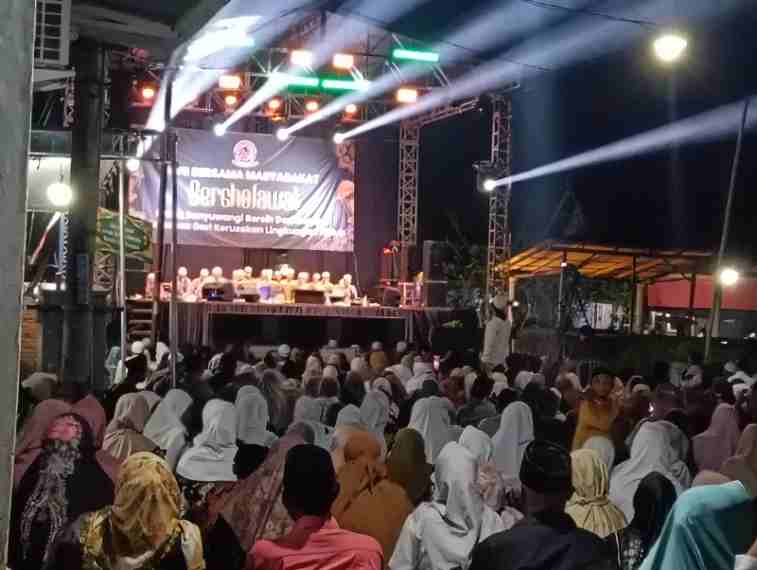 Ribuan Warga Bersholawat dan Doa Menuntut Penegakan Hukum atas Dugaan Korupsi serta Kerusakan Lingkungan