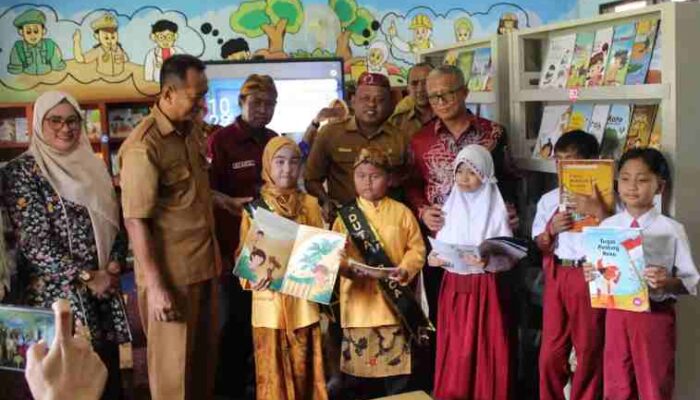 Perkuat Literasi Anak, BPRS Bhakti Sumekar Donasikan Buku dan Sarana Perpustakaan
