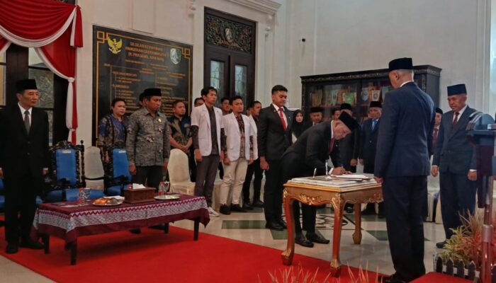 BOR Melonjak, Bupati Sampang Minta Direktur Baru RSUD Lakukan Terobosan