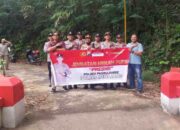Jembatan Merah Putih Pasrujambe, Kado Pengabdian Menjelang Purna Tugas dari Polsek Pasrujambe