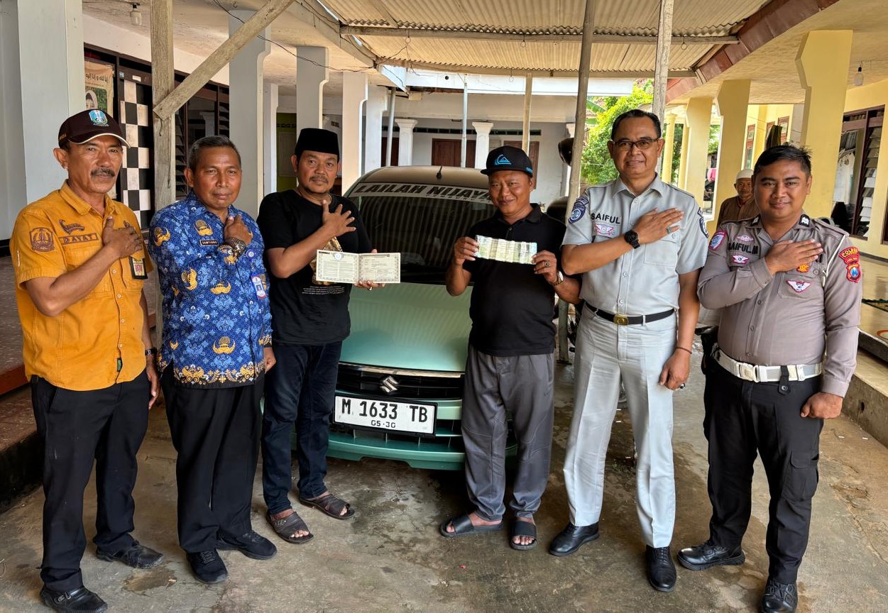 Wajib Pajak Asal Batang-Batang Sumenep Raih Hadiah Umrah dari Program Samsat Jatim