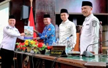 Fraksi-fraksi DPRD Probolinggo Soroti Serapan Anggaran hingga Kabel Internet Semrawut