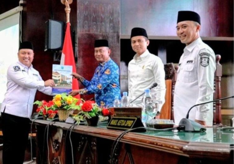 Fraksi-fraksi DPRD Probolinggo Soroti Serapan Anggaran hingga Kabel Internet Semrawut