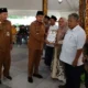 Bupati Fauzi Serahkan Hibah, Beasiswa dan Kursi Roda