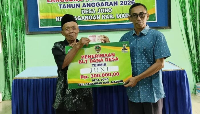 Penyaluran BLT Dana Desa Joho Berjalan Lancar, Wujud Kepedulian Pemerintah Desa terhadap Warga Rentan