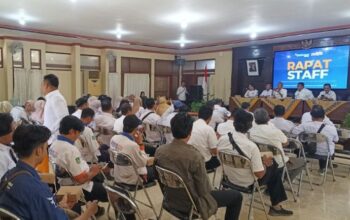 Diskominfo Sumenep Gelar Rapat Staf Bahas Evaluasi Kinerja dan Program Strategis