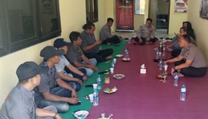 Polsek dan Wartawan Tambelangan Jalin Sinergi Lewat Piramida