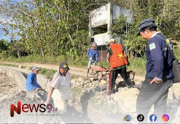 FOTO: Tim Konsultan Manajemen Balai (KMB) saat memastikan kualitas Program Percepatan Peningkatan Tata Guna Air Irigasi (P3-TGAI). @by_News9.id