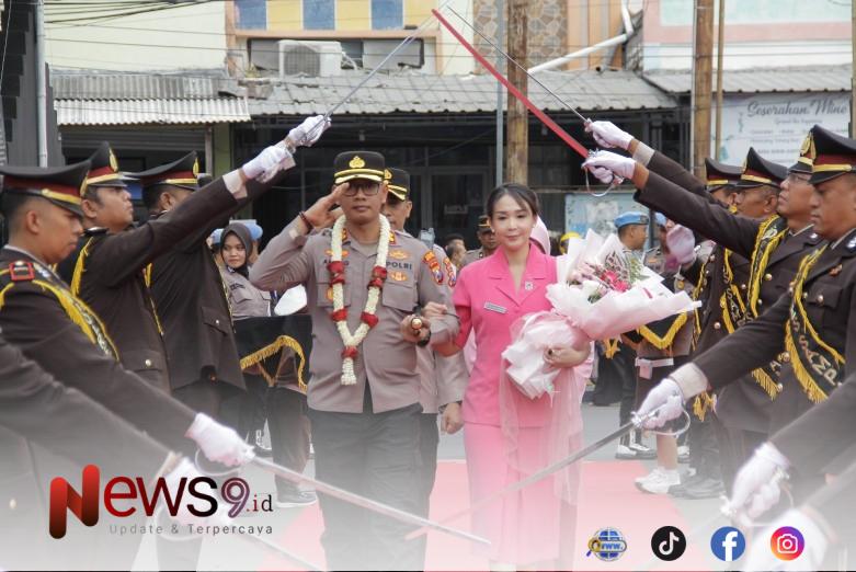 FOTO: Penyambutan AKBP Anang Hardiyanto sebagai kapolres baru Sampang. @by_News9.id