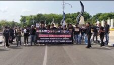 FOTO: Gabungan jurnalis Kabupaten Sampang dalam aksi. @by_News9.id