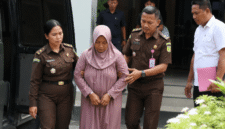 FOTO: (ilustrasi) Terpidana kekerasan anak, Mas’oda, warga Desa Batuputih Daya, saat menyerahkan diri ke Kejaksaan Negeri Sumenep. @by_News9.id