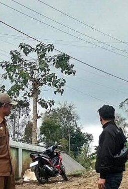 Rusak Belasan Tahun Jalan Kabupaten Desa Kedasih sering menelan Korban