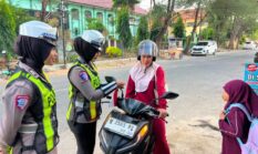 Mahameru Lantas Warnai HUT ke-81 RI, Satlantas Polresta Sumenep Tebar Edukasi dan Bagikan Bendera Merah Putih